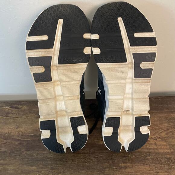 On Cloudstratus Men’s 12 Black Gray Running Shoes Road Cushion Swiss CloudTec - Picture 4 of 12